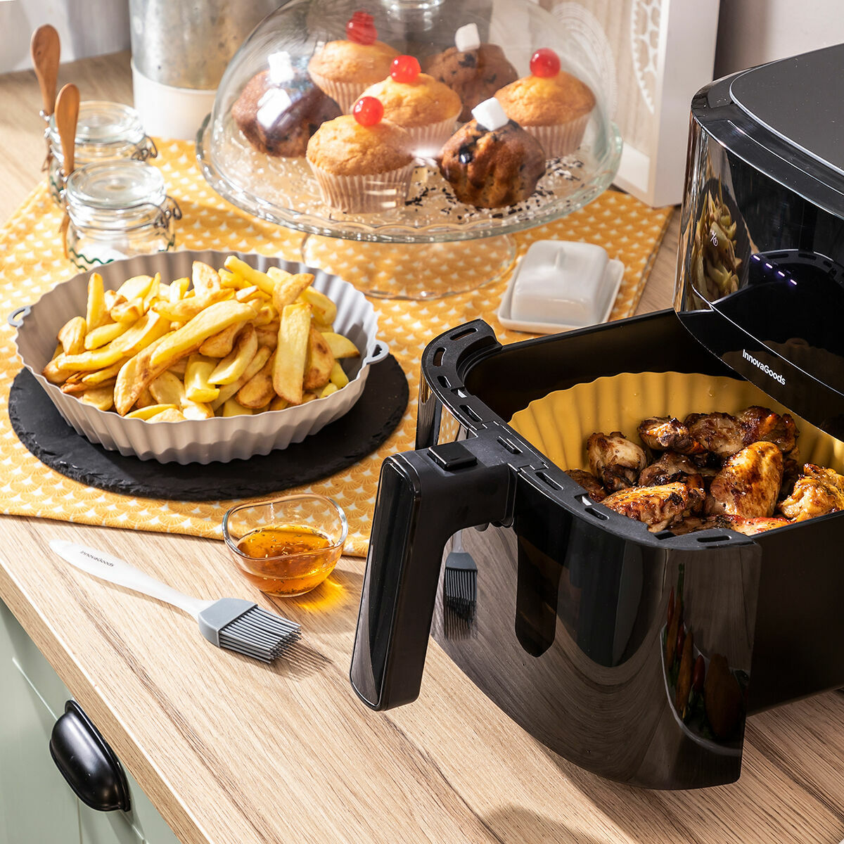 4er-Pack Silikonkörbe mit Griffen für Heißluftfritteuse und 2 Küchenpinsel InnovaGoods – Produktansicht 6