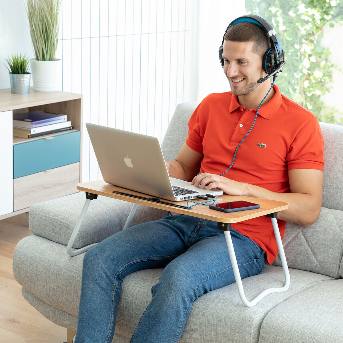 Set Klapptisch Beistelltisch & Lesekissen mit Armlehnen InnovaGoods – Produktansicht 4