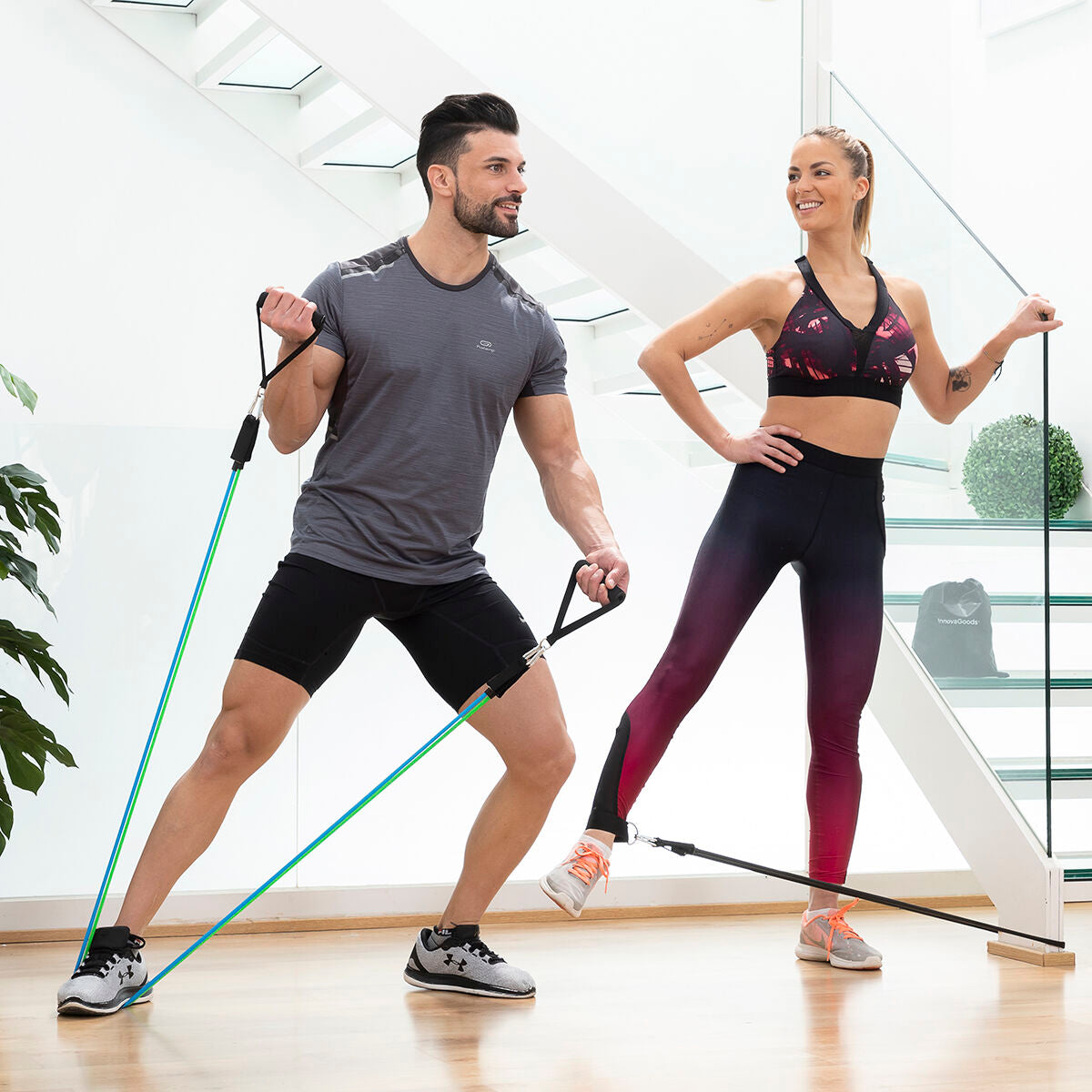 Set Bauchmuskeltrainer klappbar und Widerstandsbänder mit Zubehör und Übungsanleitung InnovaGoods – Produktansicht 2