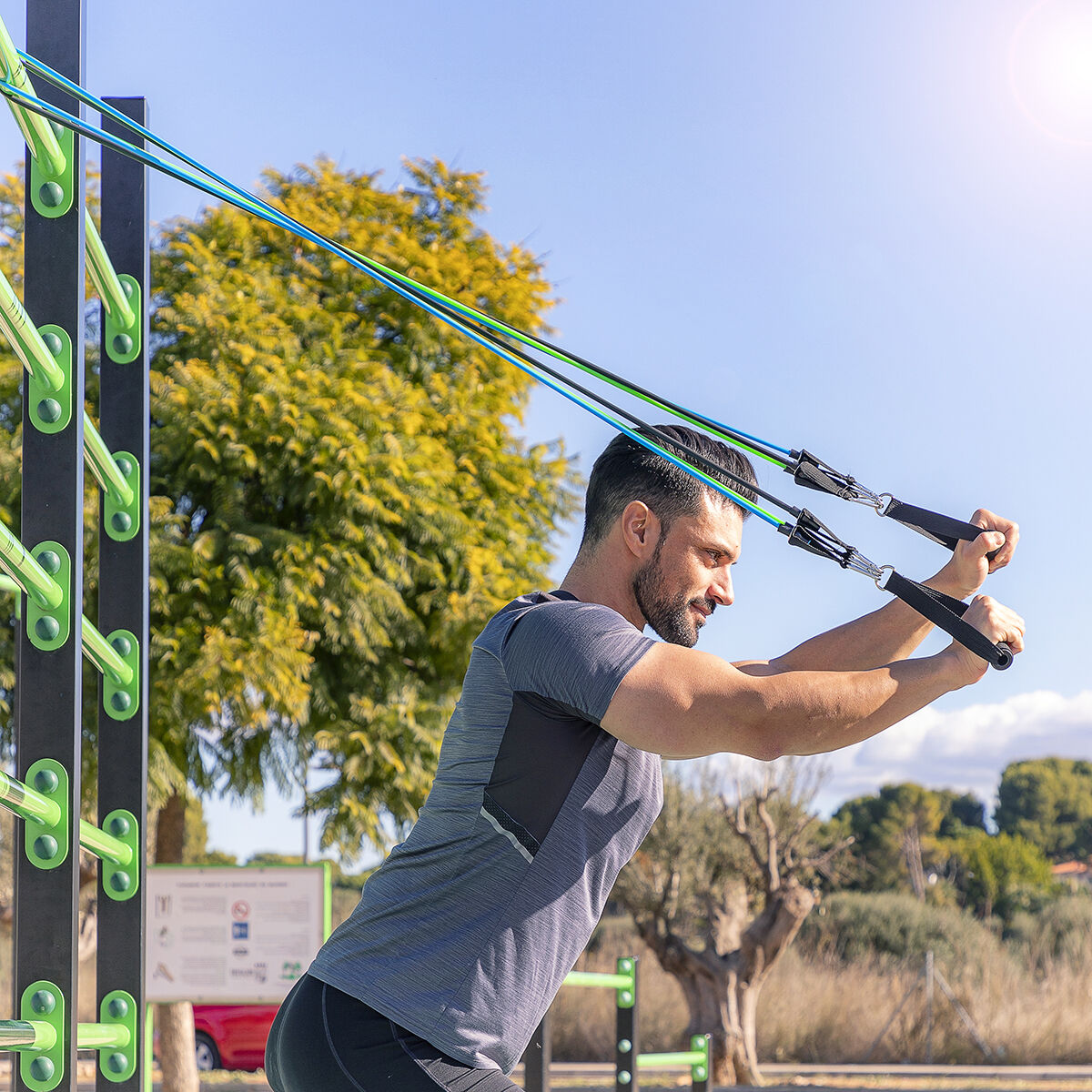 Set Bauchmuskeltrainer klappbar und Widerstandsbänder mit Zubehör und Übungsanleitung InnovaGoods – Produktansicht 10