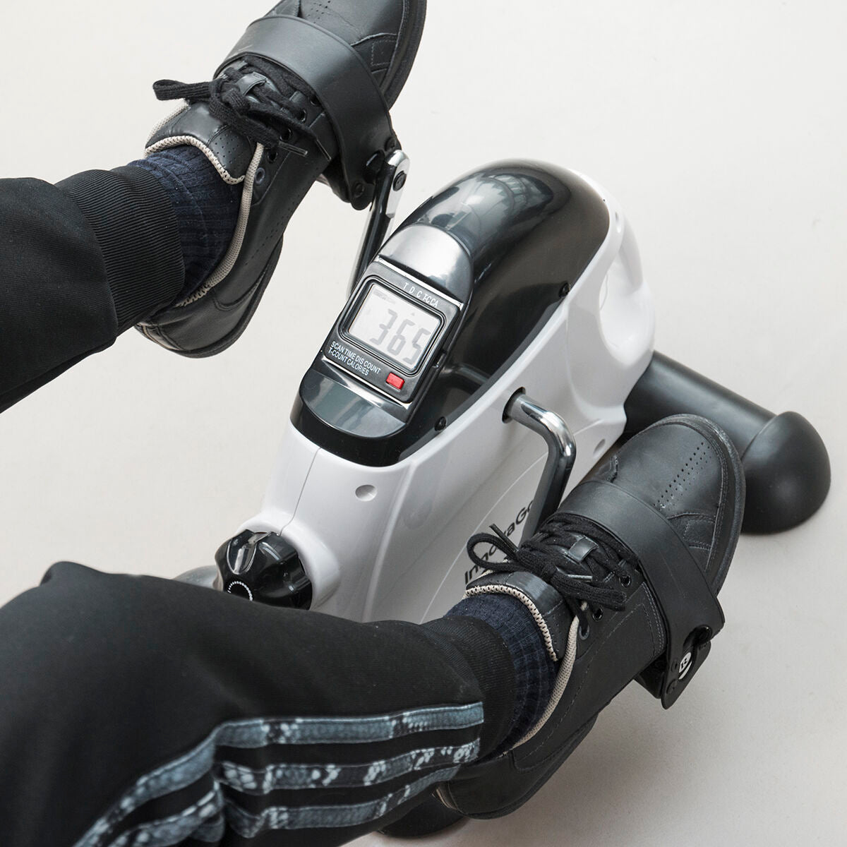 Pedale des Fipex Trainers für Hand- und Fußübungen